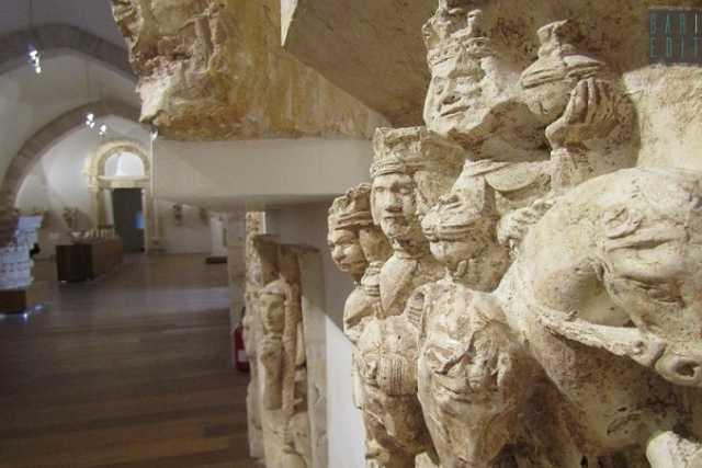 Bari, alla scoperta della gipsoteca: l� dove l'arte rivive in centenari calchi di gesso